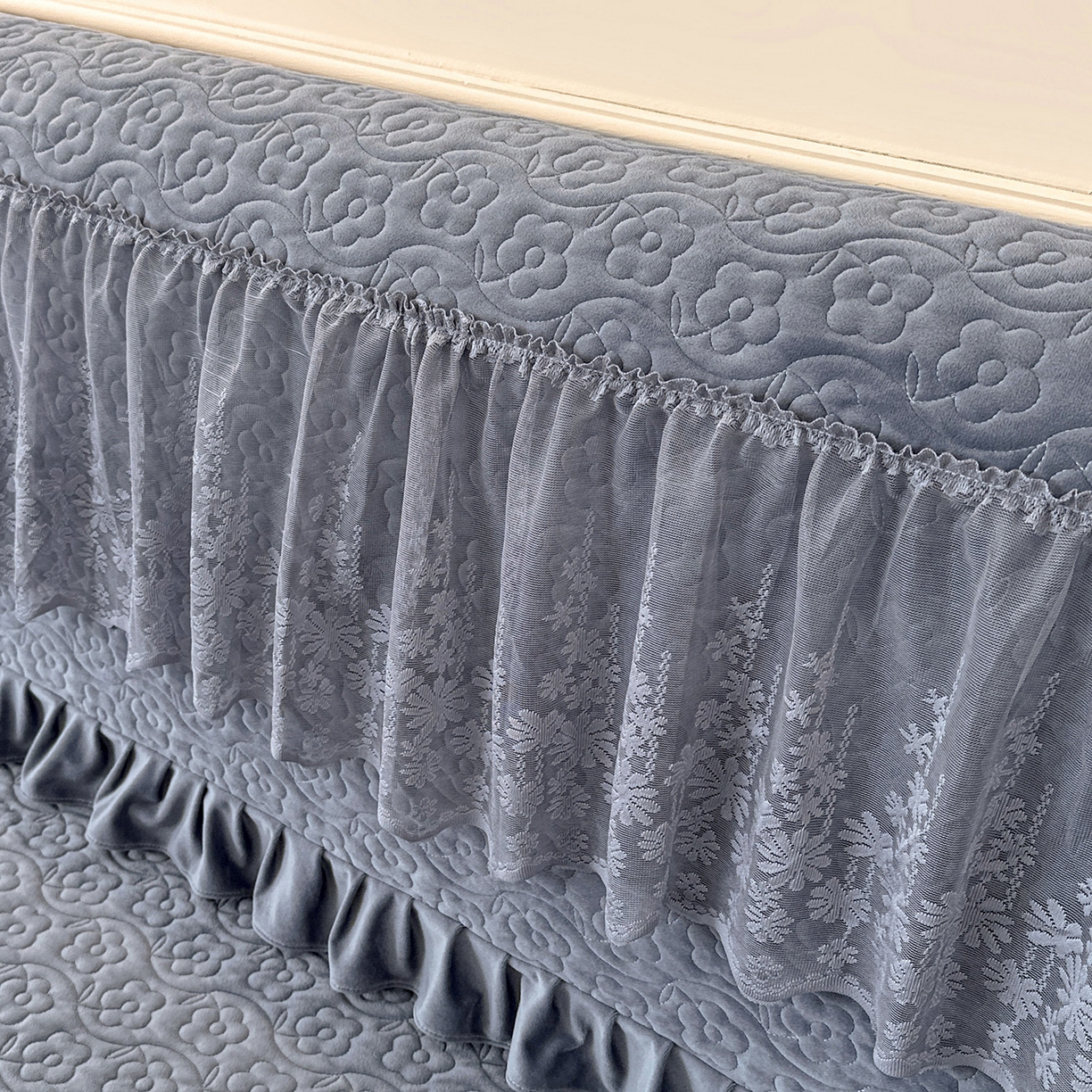 91家纺网 家纺一手货源 找家纺 情恒家纺 2025新款宝宝绒夹棉床裙三四五件套-玫瑰盛典 玫瑰盛典 静夜灰