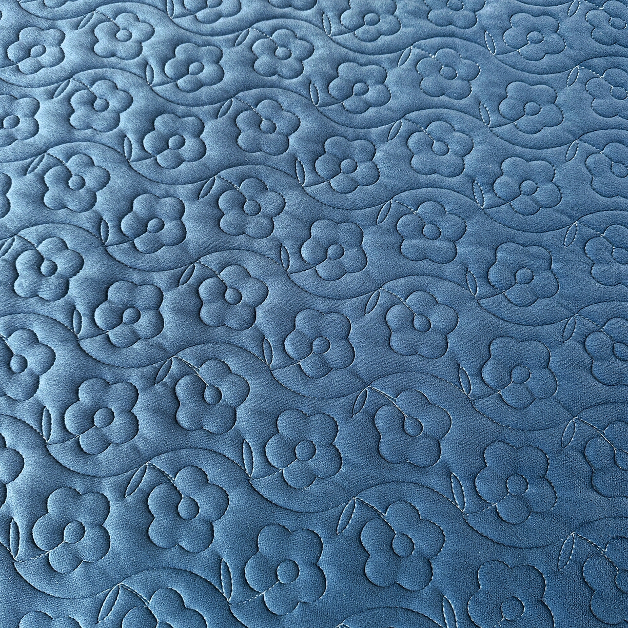 91家纺网 家纺一手货源 找家纺 情恒家纺 2025新款宝宝绒夹棉床裙三四五件套-玫瑰盛典 玫瑰盛典 深海蓝