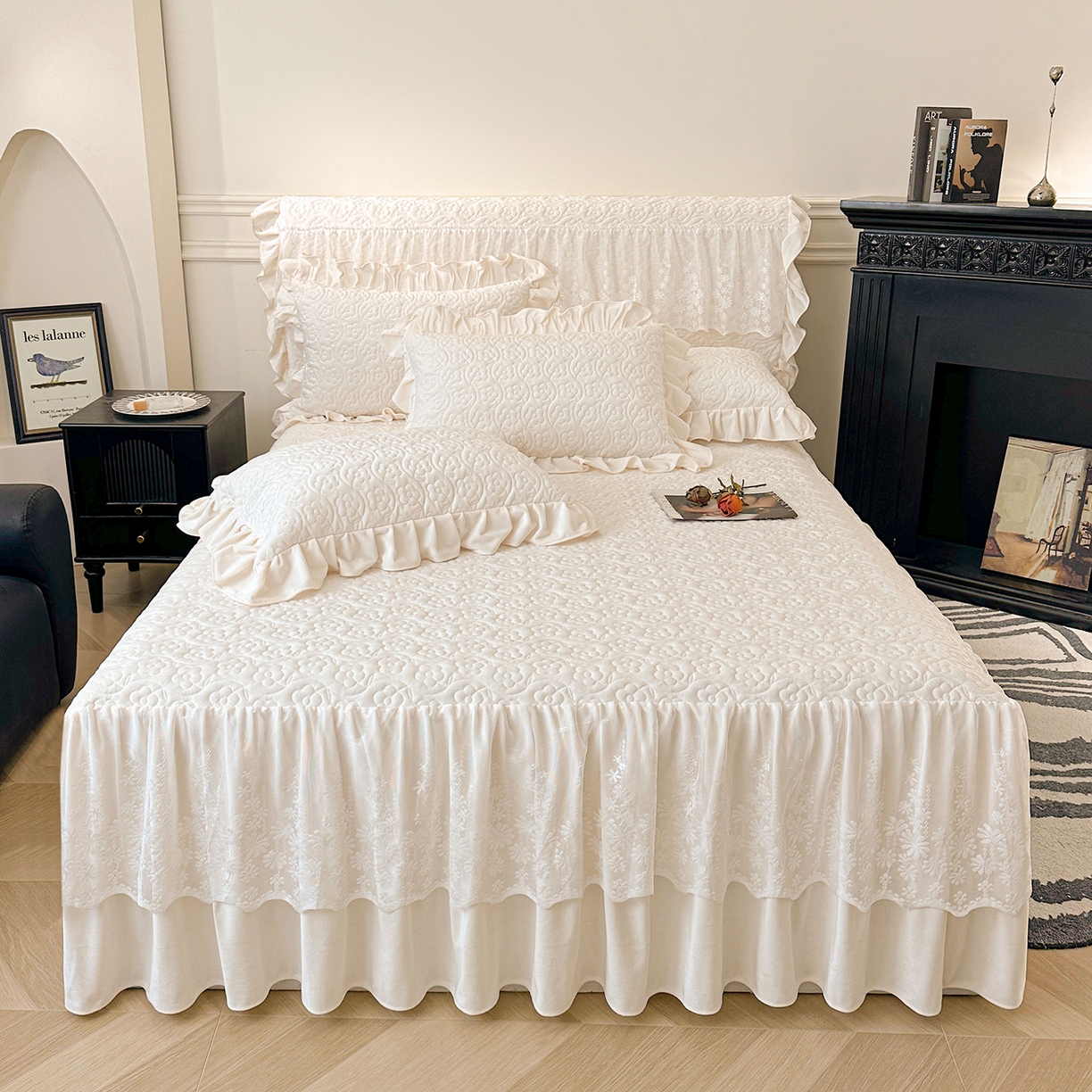 91家纺网 家纺一手货源 找家纺 情恒家纺 2025新款宝宝绒夹棉床裙三四五件套-玫瑰盛典 玫瑰盛典 云朵白