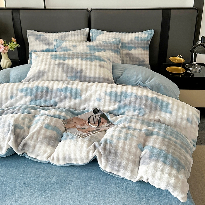 91家纺网 家纺一手货源 找家纺 梵克保罗 2025秋冬新款炫彩水墨画仿兔毛绒大泡泡绒印花大理石纹渐变高克重四件套 炫彩蓝