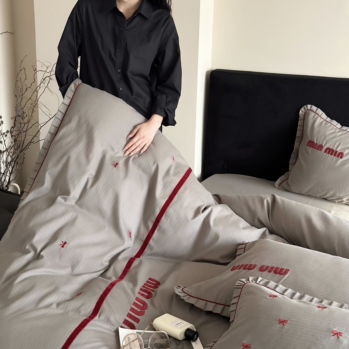 91家纺网 家纺一手货源 找家纺 （总）优然居家纺 2025新款40支全棉纯棉提花磨毛格雷系四件套-缪缪灰