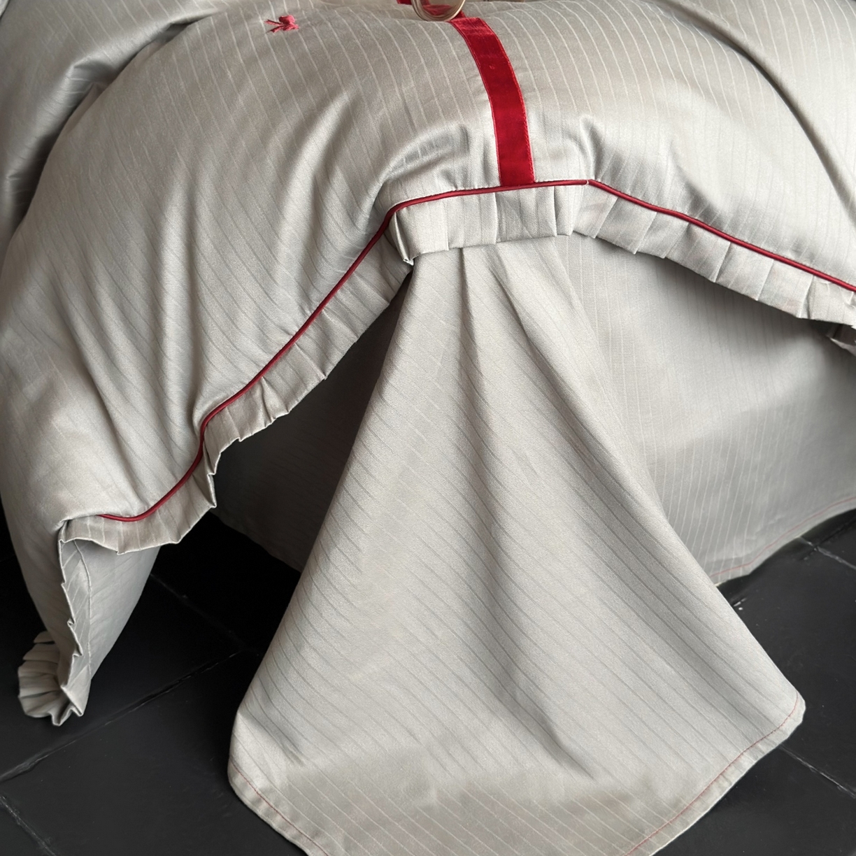 91家纺网 家纺一手货源 找家纺 （总）优然居家纺 2025新款40支全棉纯棉提花磨毛格雷系四件套-缪缪灰