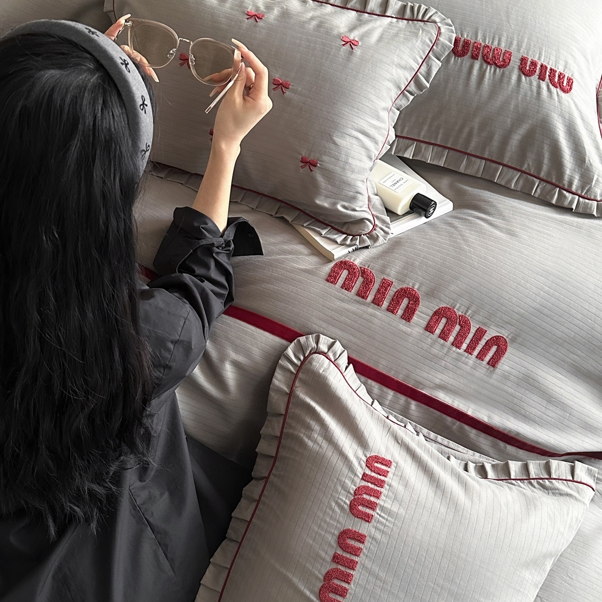 91家纺网 家纺一手货源 找家纺 （总）优然居家纺 2025新款40支全棉纯棉提花磨毛格雷系四件套-缪缪灰