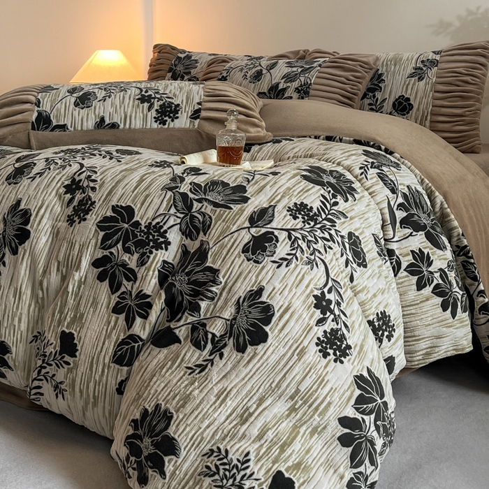 91家纺网 家纺一手货源 找家纺 子曰 2025新款浮雕轻法式复古ins小清新风雕花牛奶绒四件套 花颜-卡其