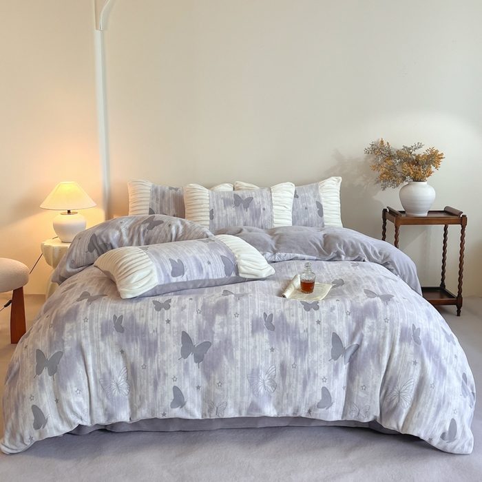 91家纺网 家纺一手货源 找家纺 子曰 2025新款浮雕轻法式复古ins小清新风雕花牛奶绒四件套 醉蝴蝶-灰