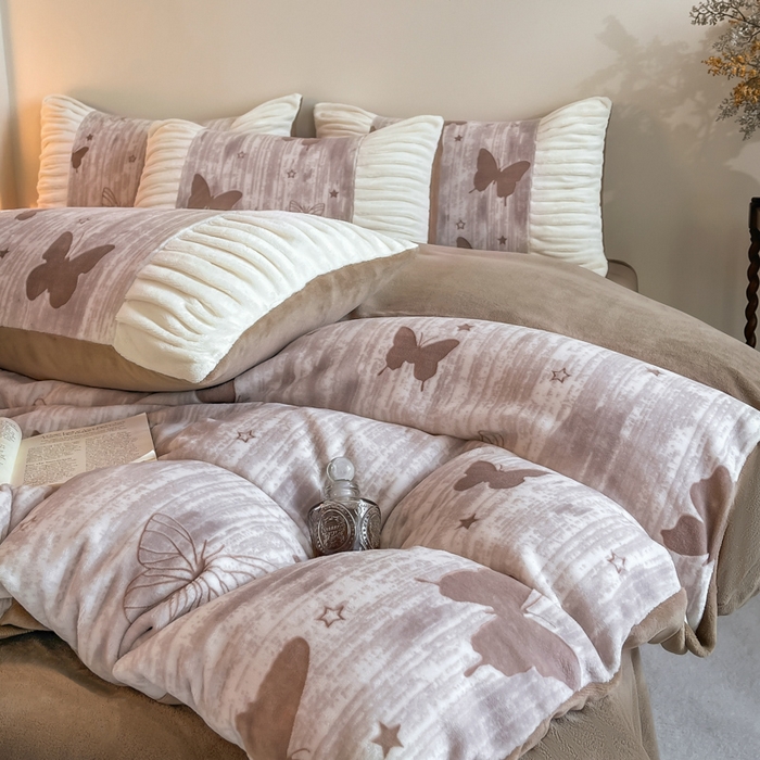 91家纺网 家纺一手货源 找家纺 子曰 2025新款浮雕轻法式复古ins小清新风雕花牛奶绒四件套 醉蝴蝶-咖