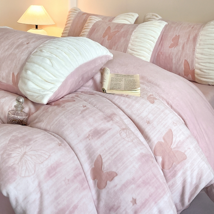 子曰 2025新款浮雕轻法式复古ins小清新风雕花牛奶绒四件套 醉蝴蝶-粉