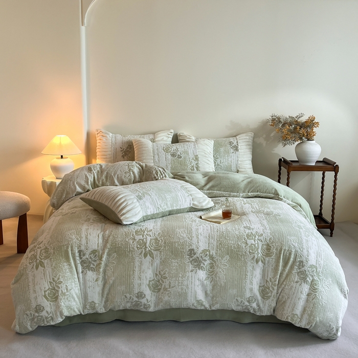 91家纺网 家纺一手货源 找家纺 子曰 2025新款浮雕轻法式复古ins小清新风雕花牛奶绒四件套 水墨画-绿