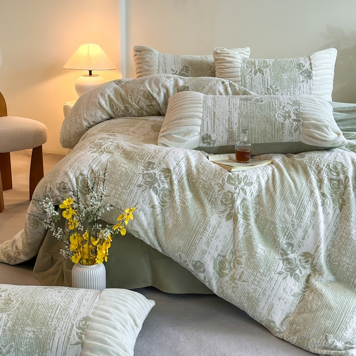 91家纺网 家纺一手货源 找家纺 子曰 2025新款浮雕轻法式复古ins小清新风雕花牛奶绒四件套 水墨画-绿