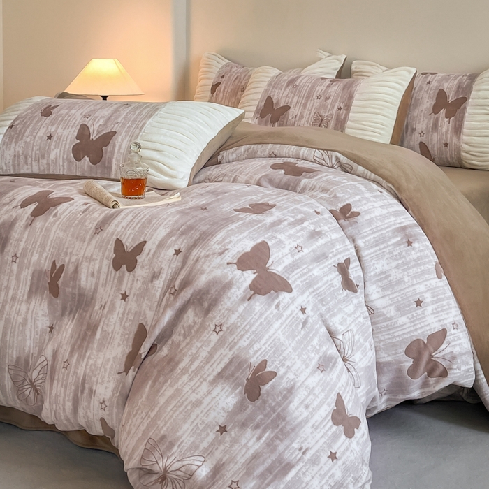 91家纺网 家纺一手货源 找家纺 子曰 2025新款浮雕轻法式复古ins小清新风雕花牛奶绒四件套 醉蝴蝶-咖