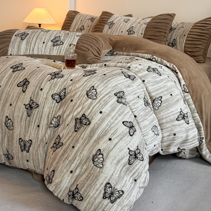 91家纺网 家纺一手货源 找家纺 子曰 2025新款浮雕轻法式复古ins小清新风雕花牛奶绒四件套 梦里蝴蝶-卡其