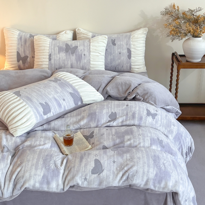 91家纺网 家纺一手货源 找家纺 子曰 2025新款浮雕轻法式复古ins小清新风雕花牛奶绒四件套 醉蝴蝶-灰