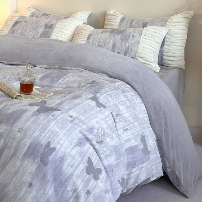 91家纺网 家纺一手货源 找家纺 子曰 2025新款浮雕轻法式复古ins小清新风雕花牛奶绒四件套 醉蝴蝶-灰