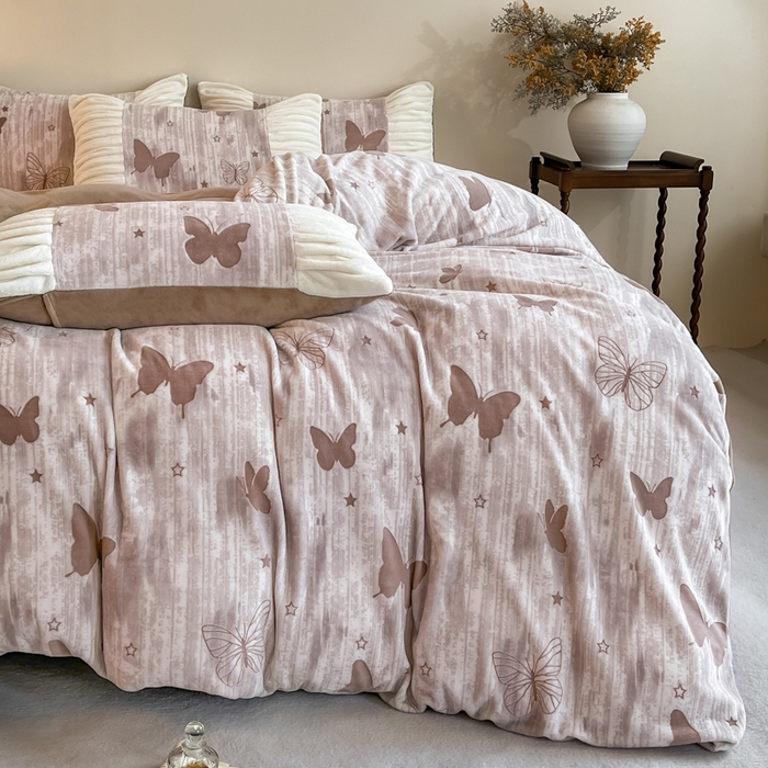 91家纺网 家纺一手货源 找家纺 子曰 2025新款浮雕轻法式复古ins小清新风雕花牛奶绒四件套 醉蝴蝶-咖