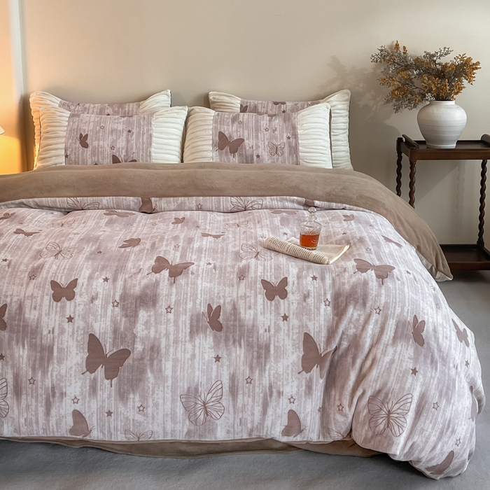 91家纺网 家纺一手货源 找家纺 子曰 2025新款浮雕轻法式复古ins小清新风雕花牛奶绒四件套 醉蝴蝶-咖