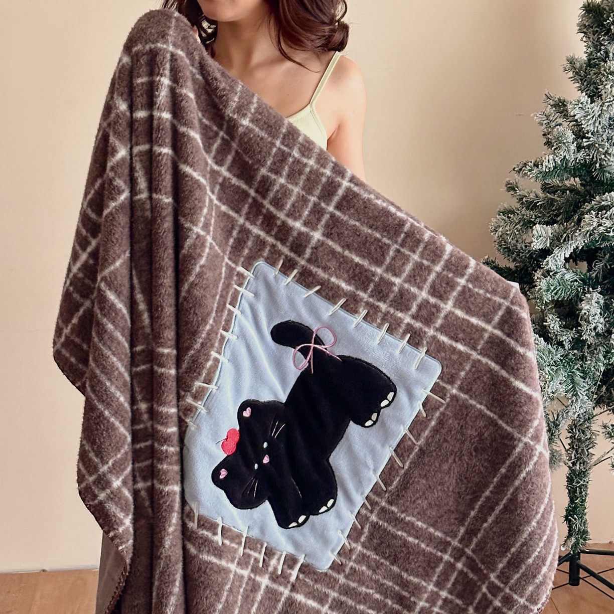 91家纺网 家纺一手货源 找家纺 宇航家纺 2025新款美拉德色系仿羊毛绒牛奶绒毛毯盖毯办公毯 盖毯-煤球小猫