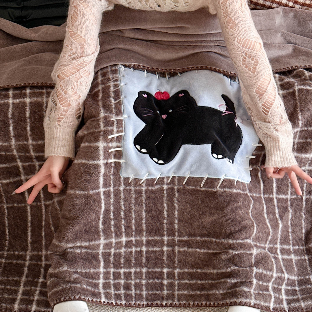 91家纺网 家纺一手货源 找家纺 宇航家纺 2025新款美拉德色系仿羊毛绒牛奶绒毛毯盖毯办公毯 盖毯-煤球小猫