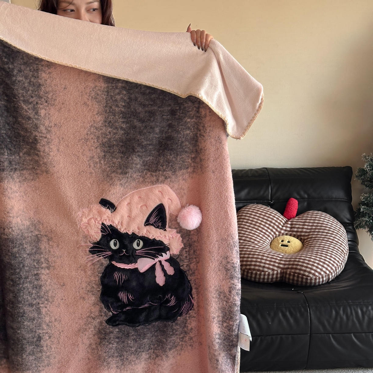91家纺网 家纺一手货源 找家纺 宇航家纺 2025新款美拉德色系仿羊毛绒牛奶绒毛毯盖毯办公毯 盖毯-呆萌猫咪