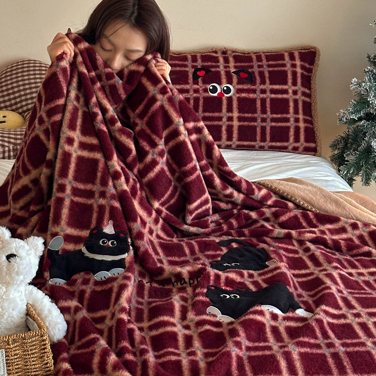 91家纺网 家纺一手货源 找家纺 宇航家纺 2025新款美拉德色系仿羊毛绒牛奶绒毛毯盖毯办公毯 盖毯-三只小猫