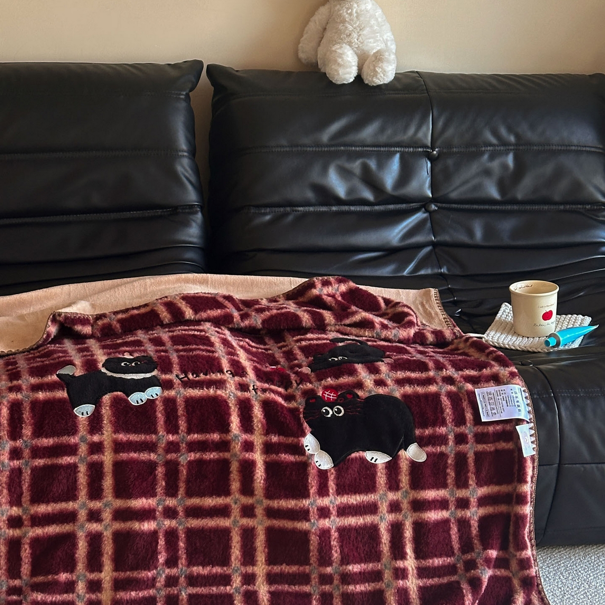 91家纺网 家纺一手货源 找家纺 宇航家纺 2025新款美拉德色系仿羊毛绒牛奶绒毛毯盖毯办公毯 盖毯-三只小猫