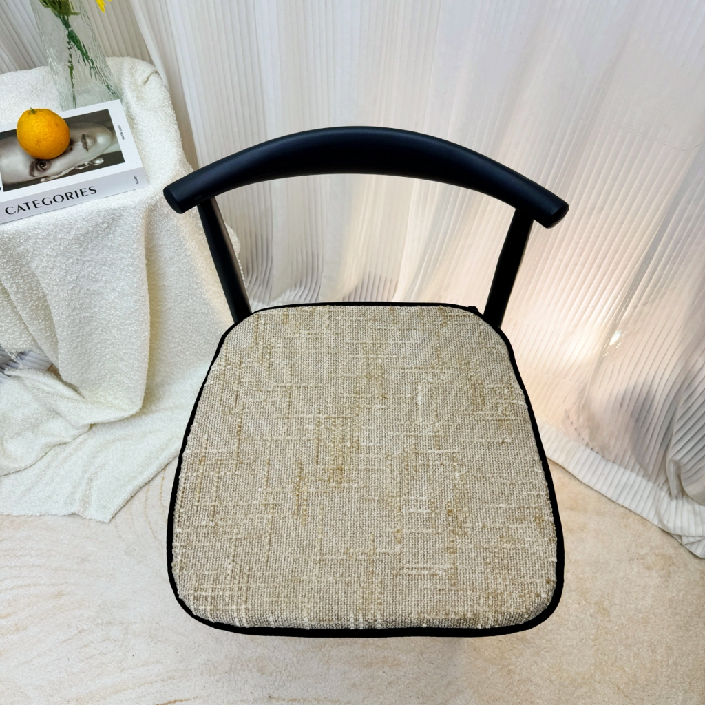 91家纺网 家纺一手货源 找家纺 （总）爱家居 2025新款餐椅垫坐垫轻奢马蹄形四季通用雪尼尔防滑纯色椅子垫餐厅家用可拆洗【纯色雪尼尔坐垫常规有现货、其它规格可定制】