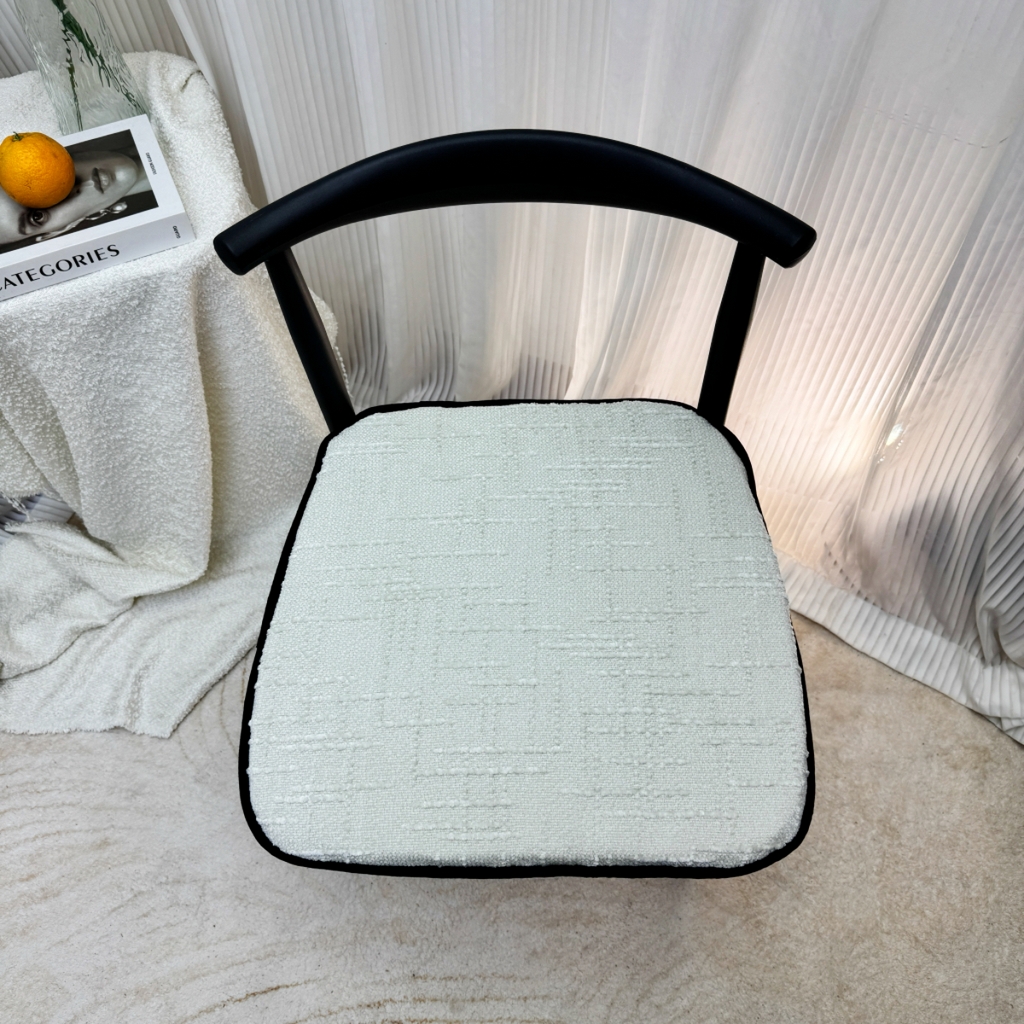 91家纺网 家纺一手货源 找家纺 （总）爱家居 2025新款餐椅垫坐垫轻奢马蹄形四季通用雪尼尔防滑纯色椅子垫餐厅家用可拆洗【纯色雪尼尔坐垫常规有现货、其它规格可定制】