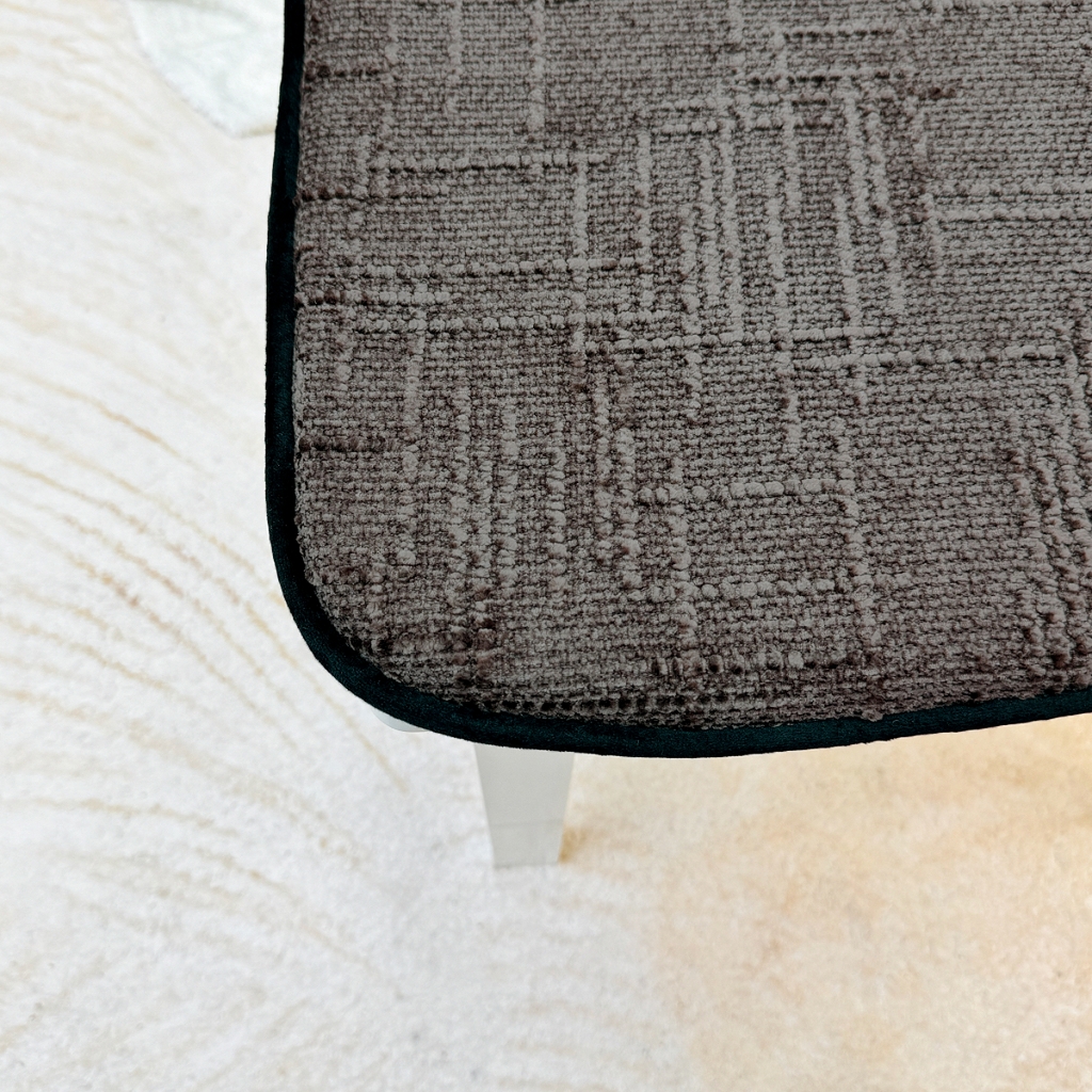 91家纺网 家纺一手货源 找家纺 爱家居 2025新款餐椅垫坐垫轻奢马蹄形四季通用雪尼尔防滑纯色椅子垫餐厅家用可拆洗【纯色雪尼尔坐垫常规有现货、其它规格可定制】 雪尼尔—布朗咖