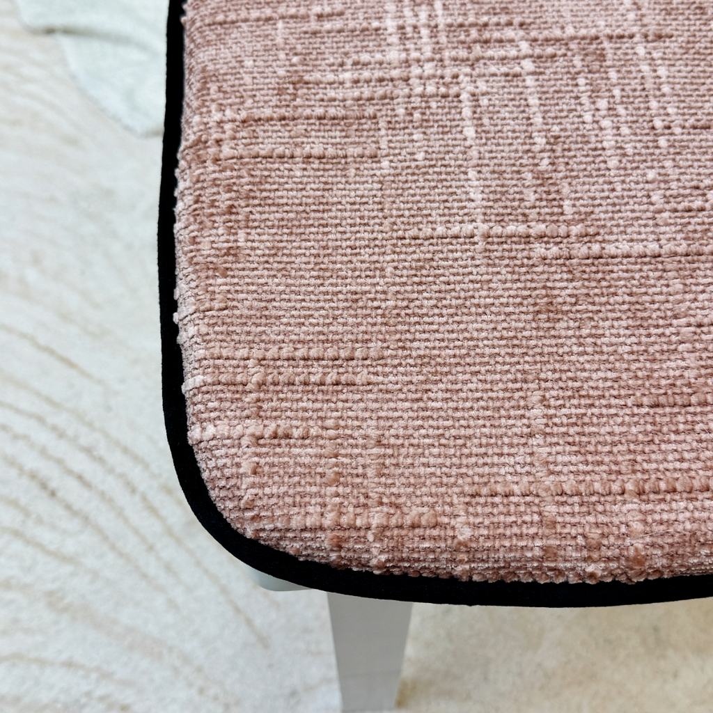 91家纺网 家纺一手货源 找家纺 爱家居 2025新款餐椅垫坐垫轻奢马蹄形四季通用雪尼尔防滑纯色椅子垫餐厅家用可拆洗【纯色雪尼尔坐垫常规有现货、其它规格可定制】 雪尼尔—豆沙粉