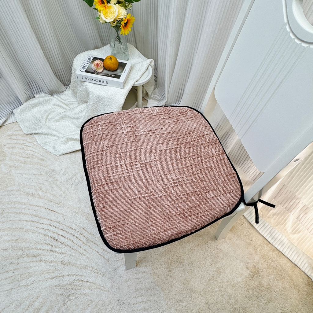 91家纺网 家纺一手货源 找家纺 爱家居 2025新款餐椅垫坐垫轻奢马蹄形四季通用雪尼尔防滑纯色椅子垫餐厅家用可拆洗【纯色雪尼尔坐垫常规有现货、其它规格可定制】 雪尼尔—豆沙粉