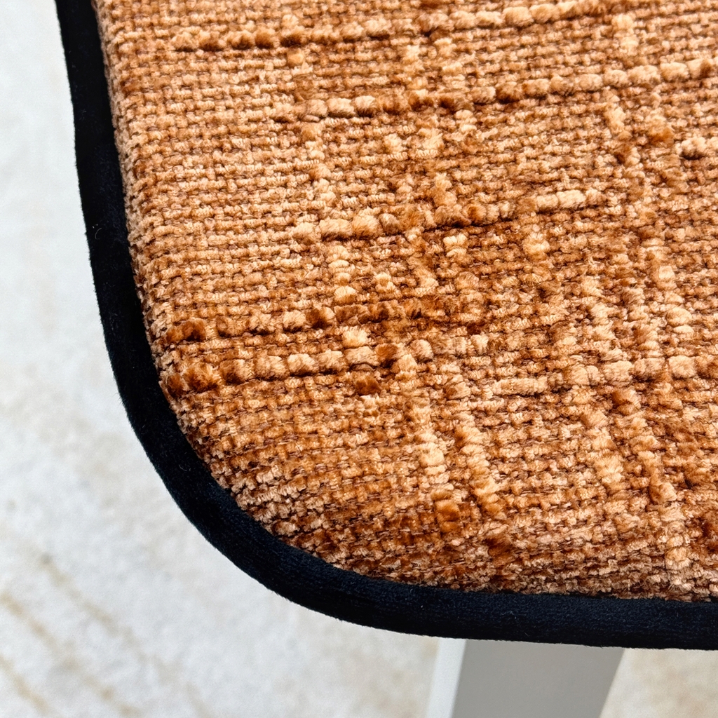 91家纺网 家纺一手货源 找家纺 爱家居 2025新款餐椅垫坐垫轻奢马蹄形四季通用雪尼尔防滑纯色椅子垫餐厅家用可拆洗【纯色雪尼尔坐垫常规有现货、其它规格可定制】 雪尼尔—焦糖橘