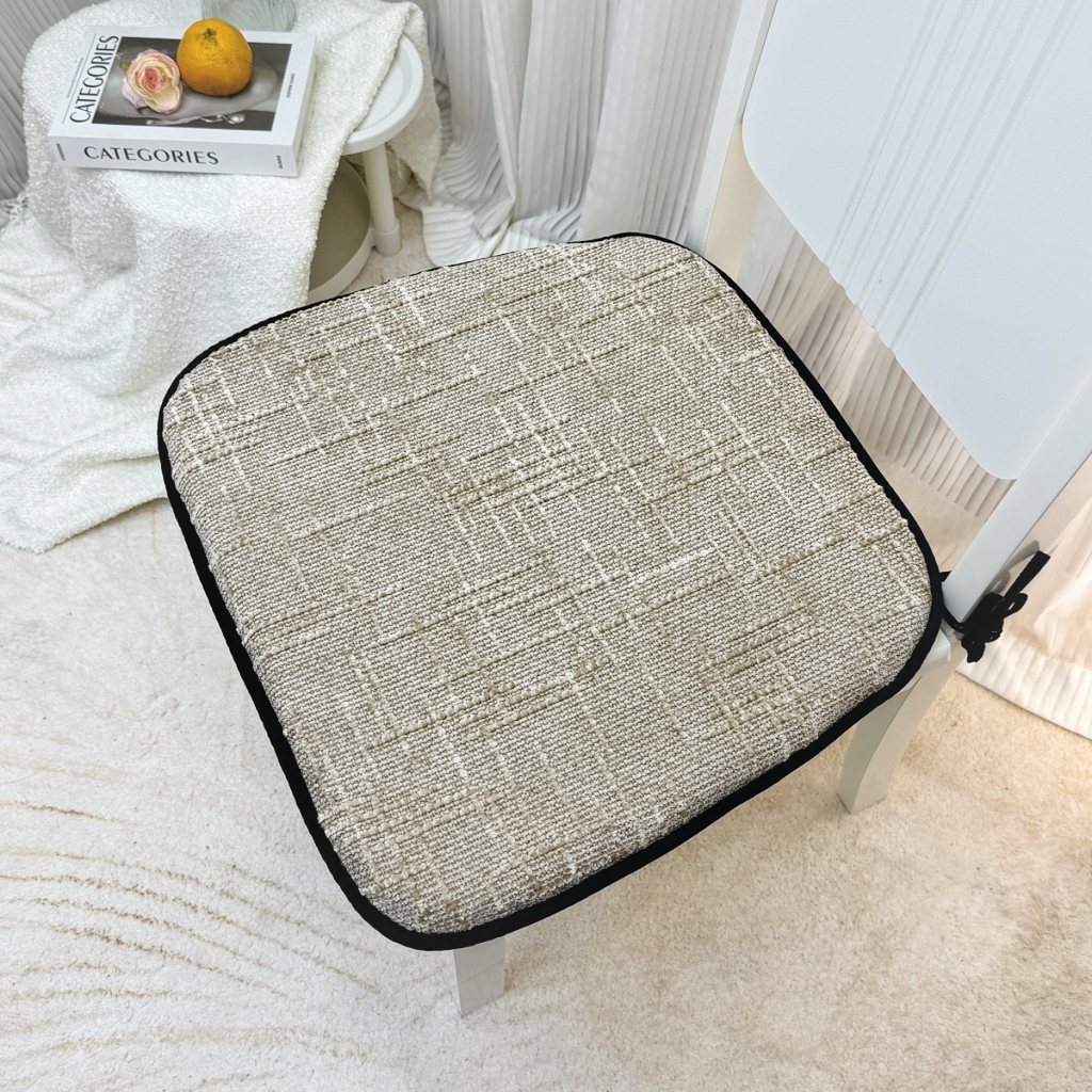 91家纺网 家纺一手货源 找家纺 爱家居 2025新款餐椅垫坐垫轻奢马蹄形四季通用雪尼尔防滑纯色椅子垫餐厅家用可拆洗【纯色雪尼尔坐垫常规有现货、其它规格可定制】 雪尼尔—卡其色