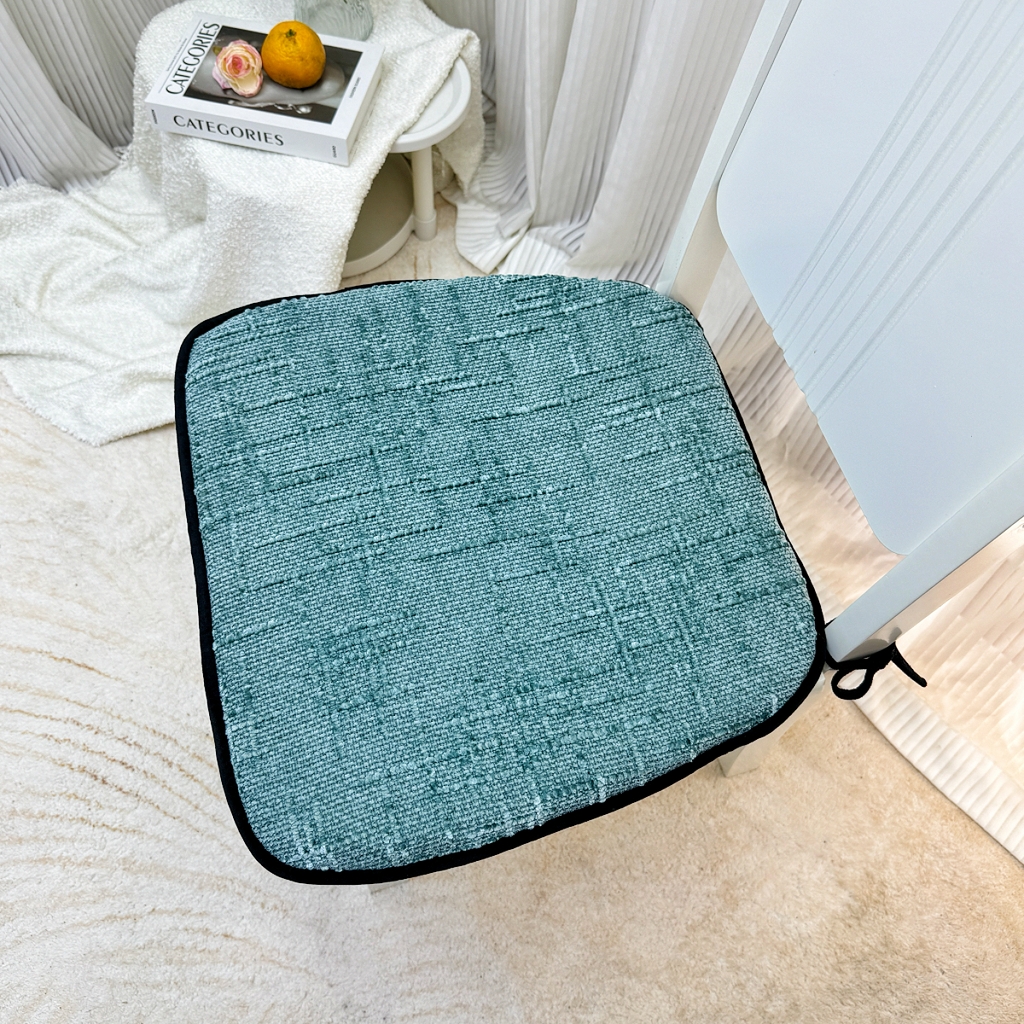 91家纺网 家纺一手货源 找家纺 爱家居 2025新款餐椅垫坐垫轻奢马蹄形四季通用雪尼尔防滑纯色椅子垫餐厅家用可拆洗【纯色雪尼尔坐垫常规有现货、其它规格可定制】 雪尼尔—莫兰迪