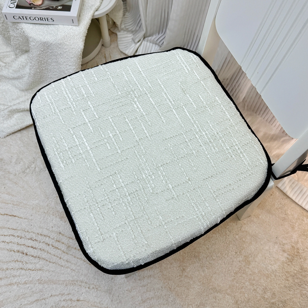 91家纺网 家纺一手货源 找家纺 爱家居 2025新款餐椅垫坐垫轻奢马蹄形四季通用雪尼尔防滑纯色椅子垫餐厅家用可拆洗【纯色雪尼尔坐垫常规有现货、其它规格可定制】 雪尼尔—雪山白