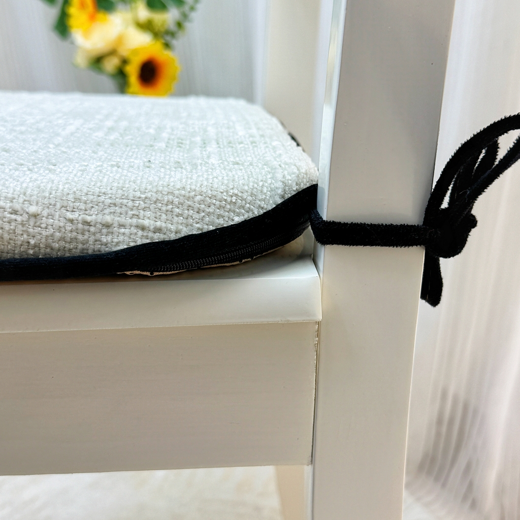 91家纺网 家纺一手货源 找家纺 爱家居 2025新款餐椅垫坐垫轻奢马蹄形四季通用雪尼尔防滑纯色椅子垫餐厅家用可拆洗【纯色雪尼尔坐垫常规有现货、其它规格可定制】 雪尼尔—雪山白