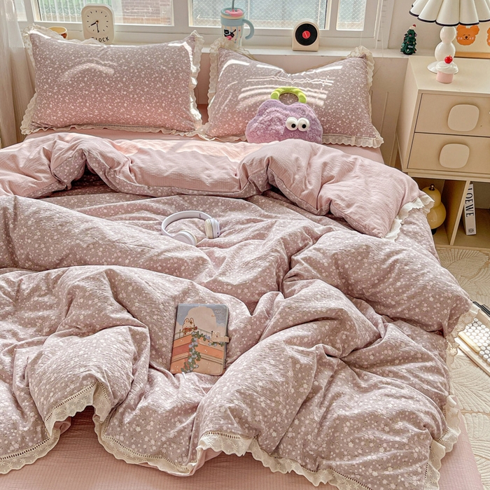 91家纺网 家纺一手货源 找家纺 恋之语 2025新款云感木棉皱皱双层纱全棉花边四件套单被套 山野栀子