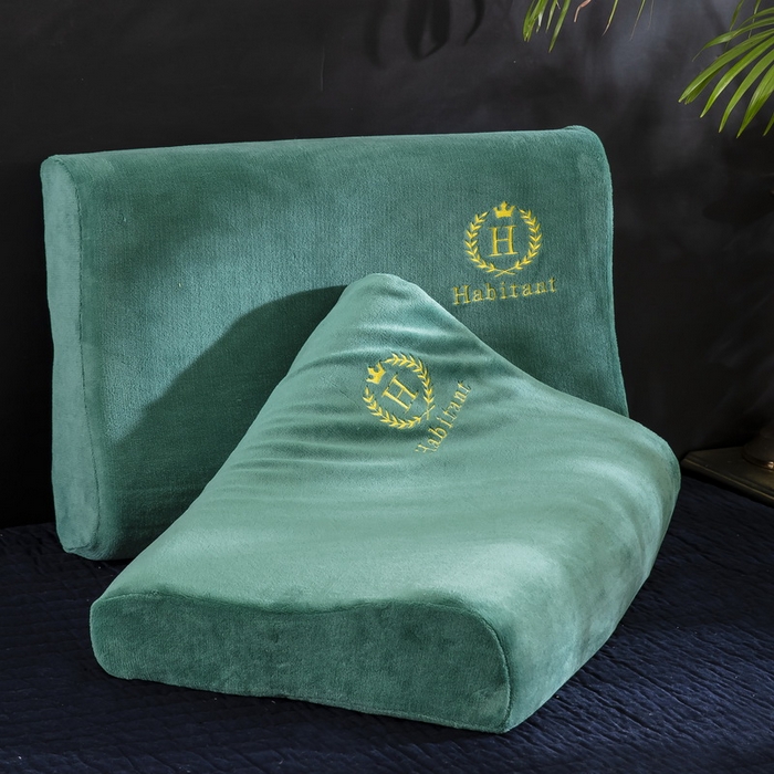 91家纺网 家纺一手货源 找家纺 大黄蜂家居家纺 2025新款H款牛奶绒秋冬刺绣乳胶枕套 孔雀绿