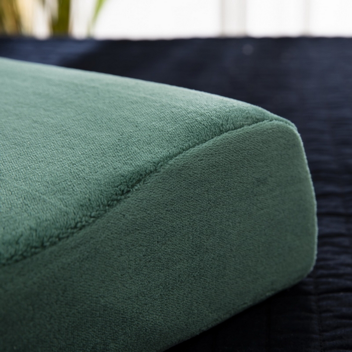 91家纺网 家纺一手货源 找家纺 大黄蜂家居家纺 2025新款H款牛奶绒秋冬刺绣乳胶枕套 孔雀绿