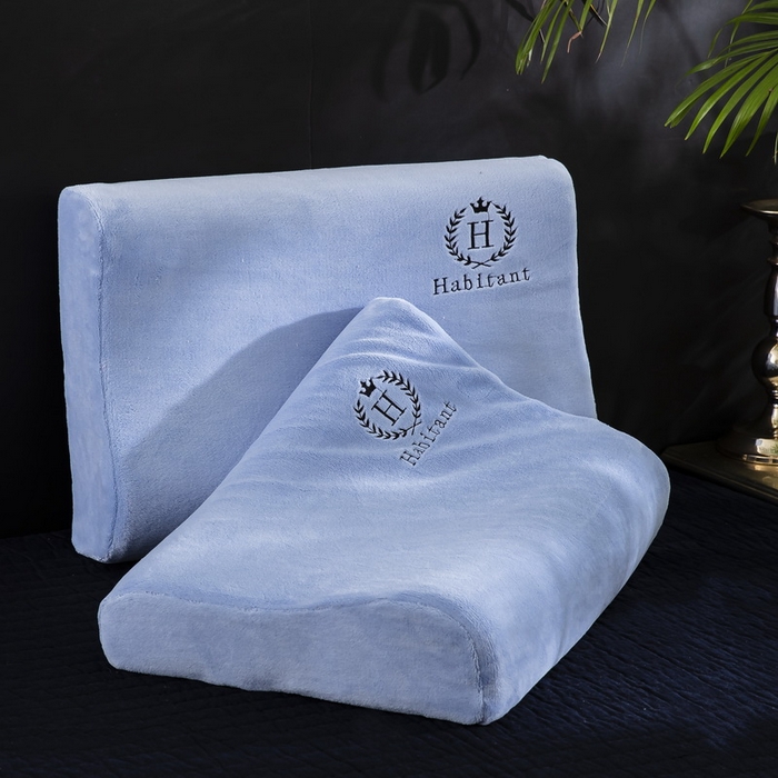 91家纺网 家纺一手货源 找家纺 大黄蜂家居家纺 2025新款H款牛奶绒秋冬刺绣乳胶枕套 梦幻蓝