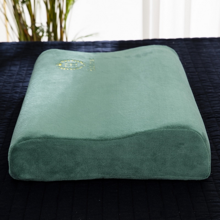 91家纺网 家纺一手货源 找家纺 大黄蜂家居家纺 2025新款H款牛奶绒秋冬刺绣乳胶枕套 孔雀绿