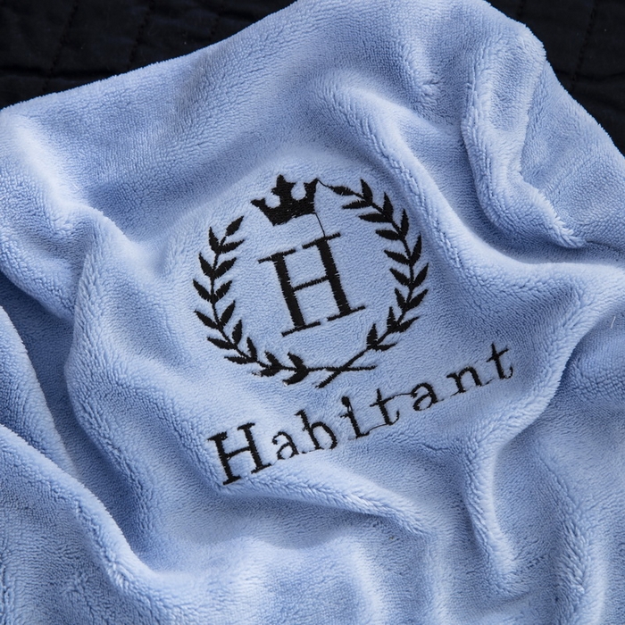 91家纺网 家纺一手货源 找家纺 大黄蜂家居家纺 2025新款H款牛奶绒秋冬刺绣乳胶枕套 梦幻蓝