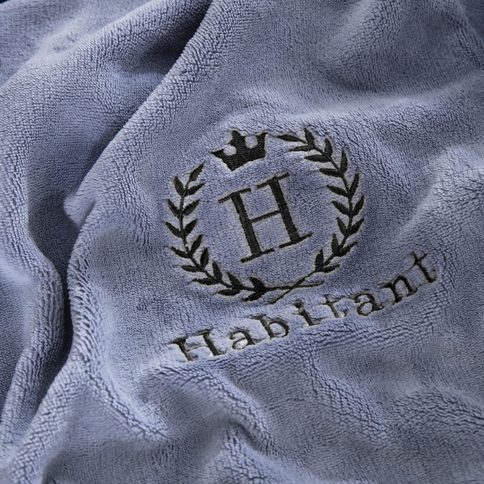 91家纺网 家纺一手货源 找家纺 大黄蜂家居家纺 2025新款H款牛奶绒秋冬刺绣乳胶枕套 浅银灰