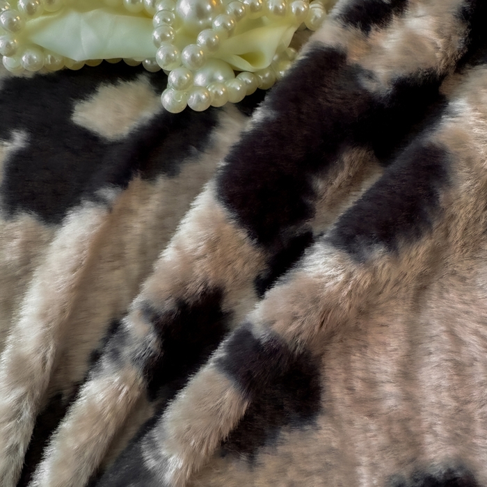 91家纺网 家纺一手货源 找家纺 乐窝家纺仓储 2025新款【8斤重】轻奢复古美拉德兔兔绒牛奶绒床单床笠床盖款四件套（日发50套优惠8元一套） 豹纹灰