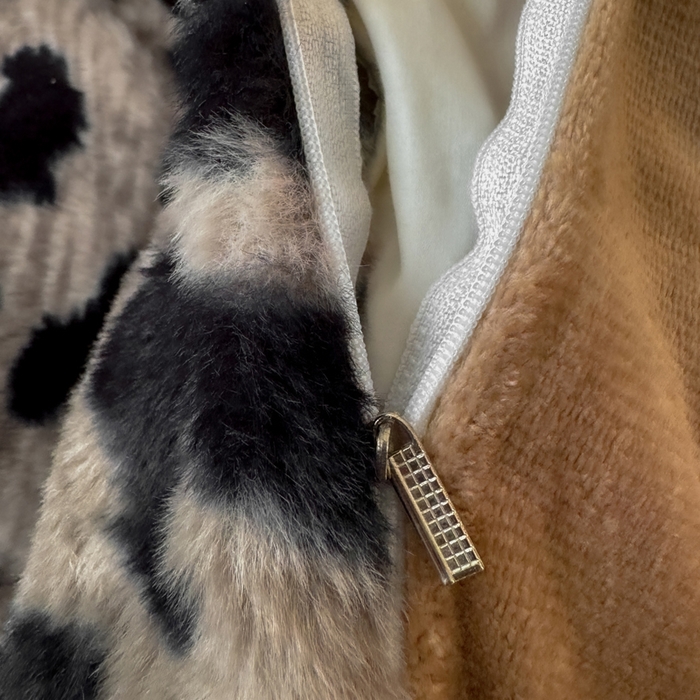 91家纺网 家纺一手货源 找家纺 乐窝家纺仓储 2025新款【8斤重】轻奢复古美拉德兔兔绒牛奶绒床单床笠床盖款四件套（日发50套优惠8元一套） 豹纹灰