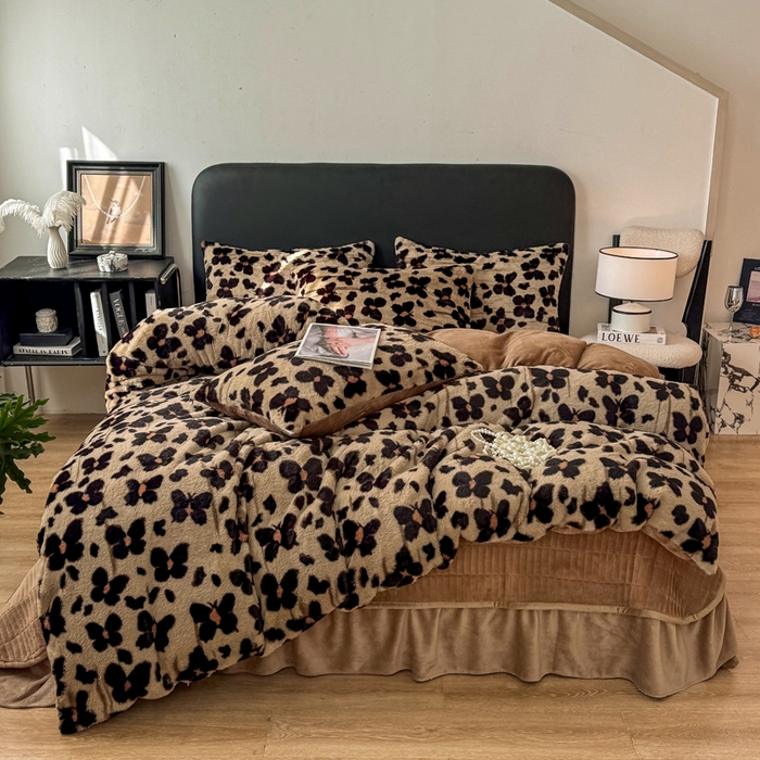 91家纺网 家纺一手货源 找家纺 乐窝家纺仓储 2025新款【8斤重】轻奢复古美拉德兔兔绒牛奶绒床单床笠床盖款四件套（日发50套优惠8元一套） 蝶舞