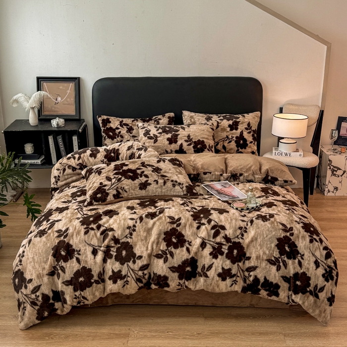 91家纺网 家纺一手货源 找家纺 乐窝家纺仓储 2025新款【8斤重】轻奢复古美拉德兔兔绒牛奶绒床单床笠床盖款四件套（日发50套优惠8元一套） 花语