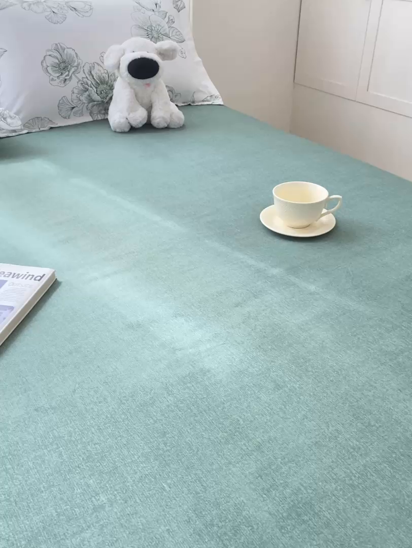 91家纺网 家纺一手货源 找家纺 红日子 2025新款生态斜纹植物羊绒单床笠磨毛床笠三件套 墨绿