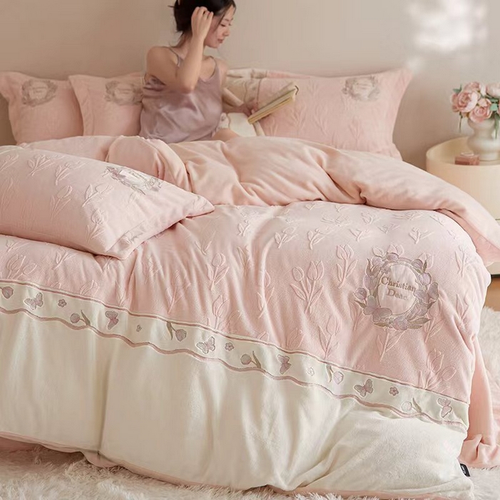 91家纺网 家纺一手货源 找家纺 （总）卡姿家纺 2025秋冬 德国奶芙绒提花刺绣—安德莉雅