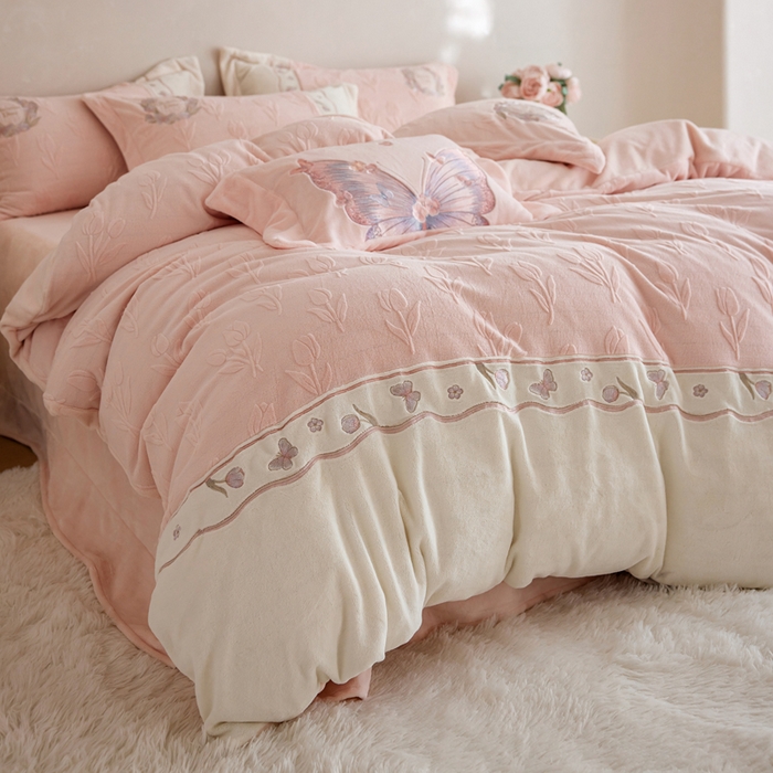 91家纺网 家纺一手货源 找家纺 （总）卡姿家纺 2025秋冬 德国奶芙绒提花刺绣—安德莉雅