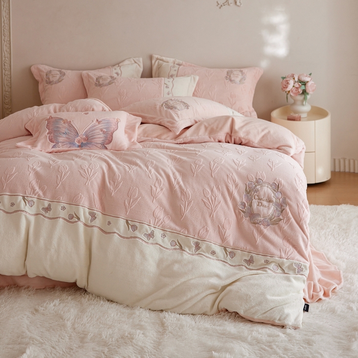 91家纺网 家纺一手货源 找家纺 （总）卡姿家纺 2025秋冬 德国奶芙绒提花刺绣—安德莉雅