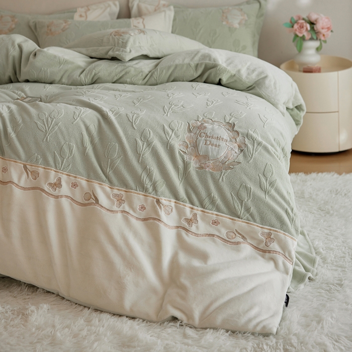 91家纺网 家纺一手货源 找家纺 卡姿家纺 2025秋冬 德国奶芙绒提花刺绣—安德莉雅 安德莉雅-绿